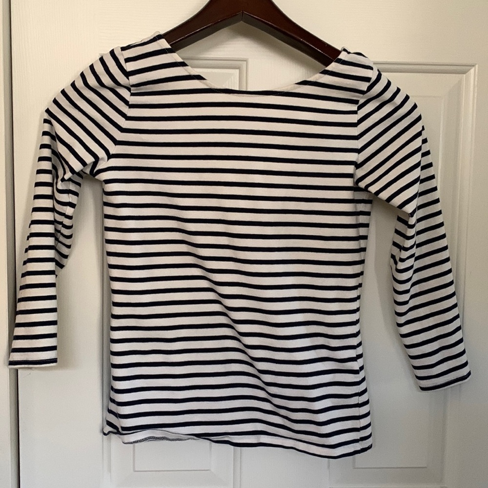 Low back long sleeved top